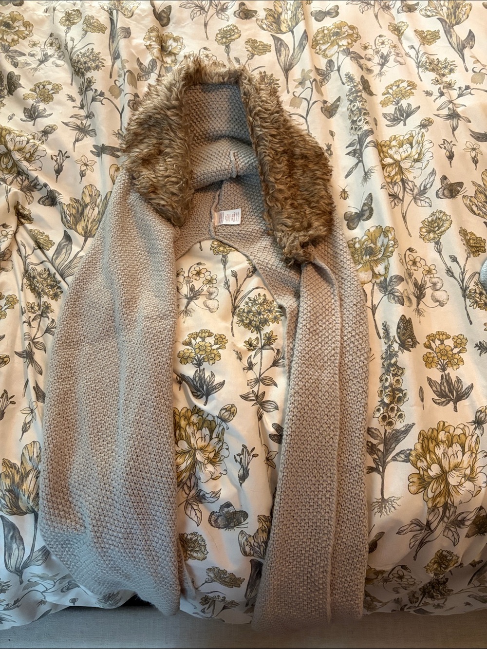 Cozy Faux-Fur Trim Knit Scarf Sweater in Light Taupe